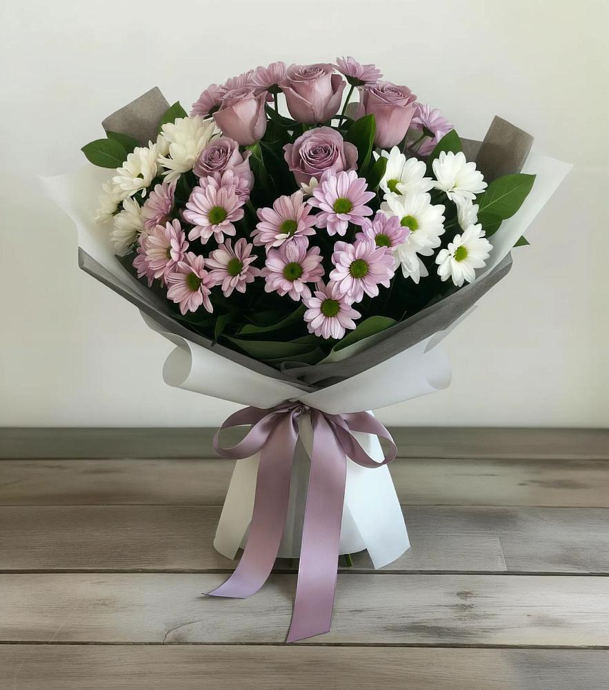 Букет цветов из: Хризантемы и Розы в Стрелке