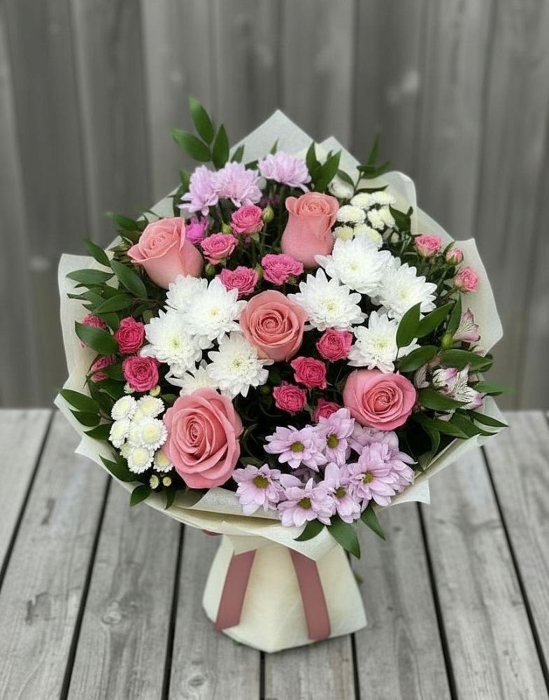 Букет цветов из: Альстромерии, Гвоздики, Розы и Хризантемы в Стрелке
