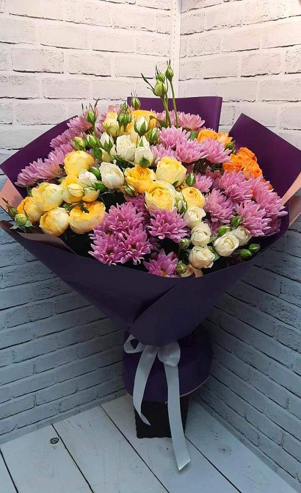 Букет цветов из: Хризантемы и Розы в Стрелке