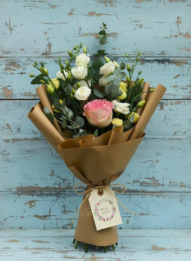 Букет цветов из: Розы и Лизиантусы в Стрелке