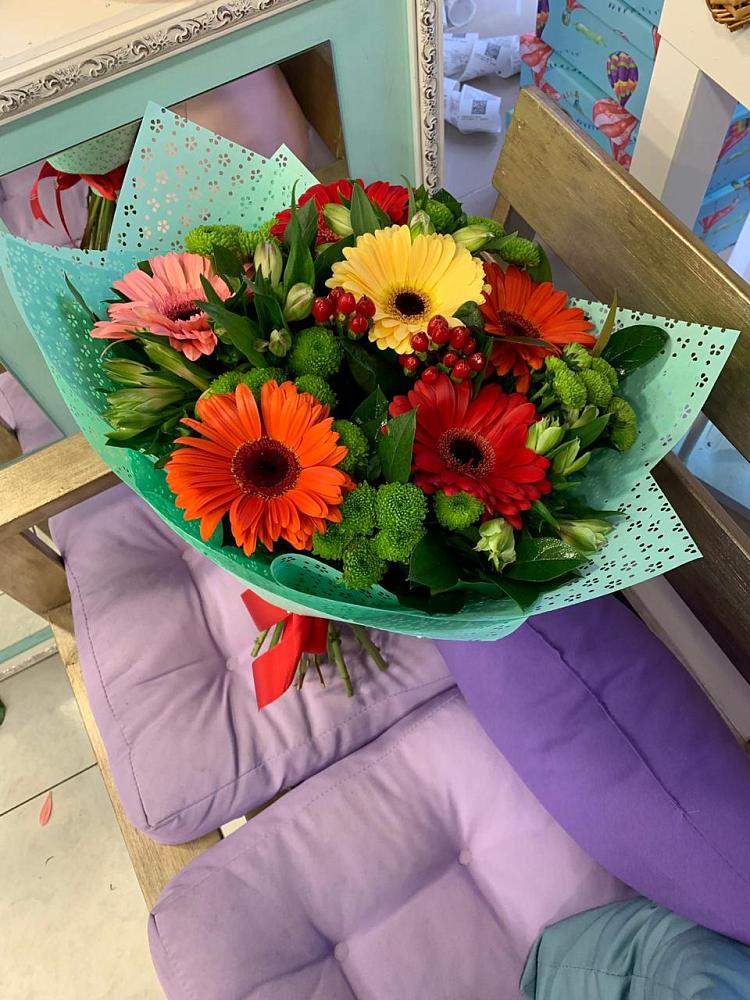 Букет цветов из: Герберы, Хризантемы и Альстромерии в Стрелке