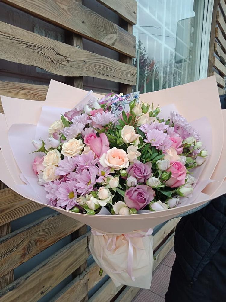 Букет цветов из: Розы и Хризантемы в Стрелке