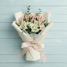 Букет цветов из:  Альстромерии в Стрелке