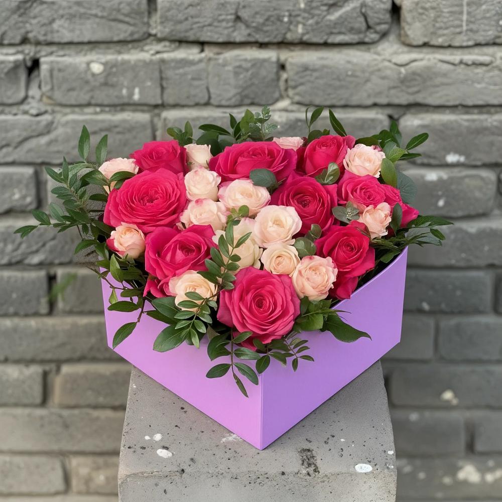 Цветочная композиция из Розы в коробке в Стрелке