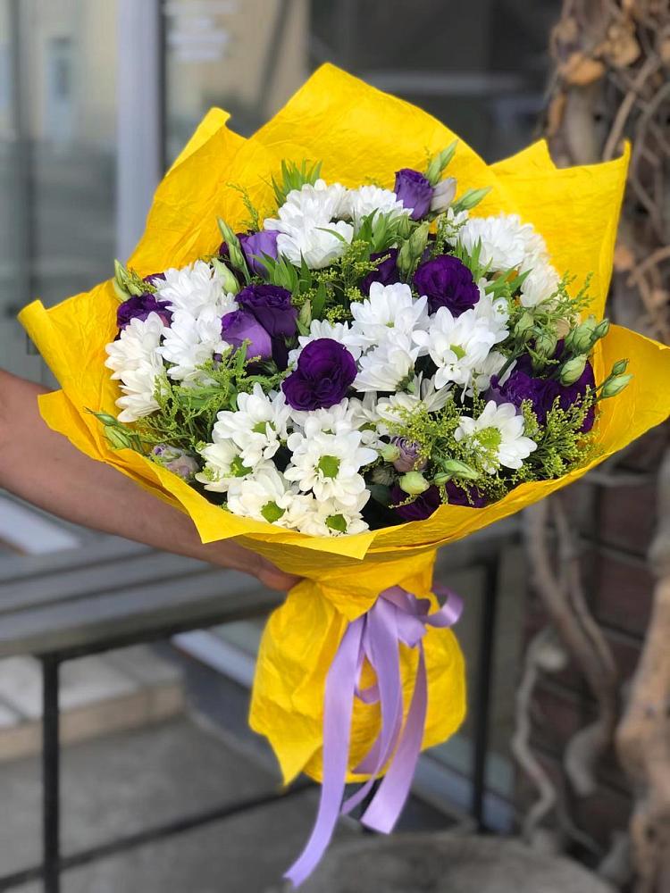 Букет цветов из: Ирисы, Хризантемы и Ромашки в Стрелке