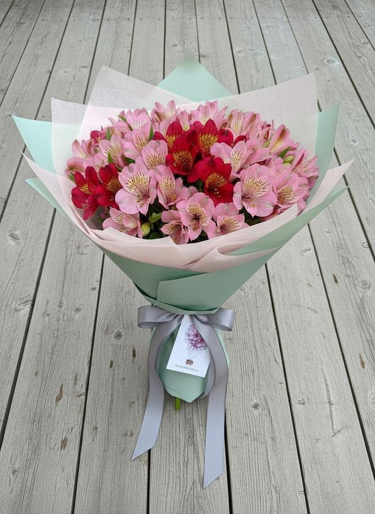 Букет цветов из: Альстромерии в Стрелке