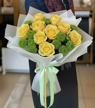 Букет цветов из:  Хризантемы и Розы в Стрелке