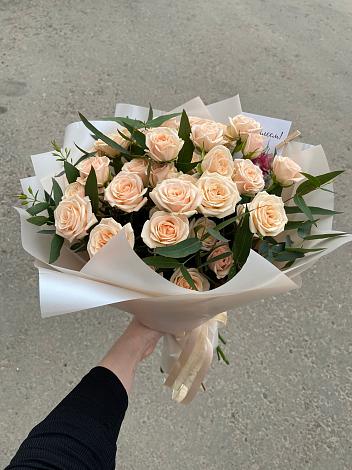 Букет Кремовые розы Латте в Стрелке