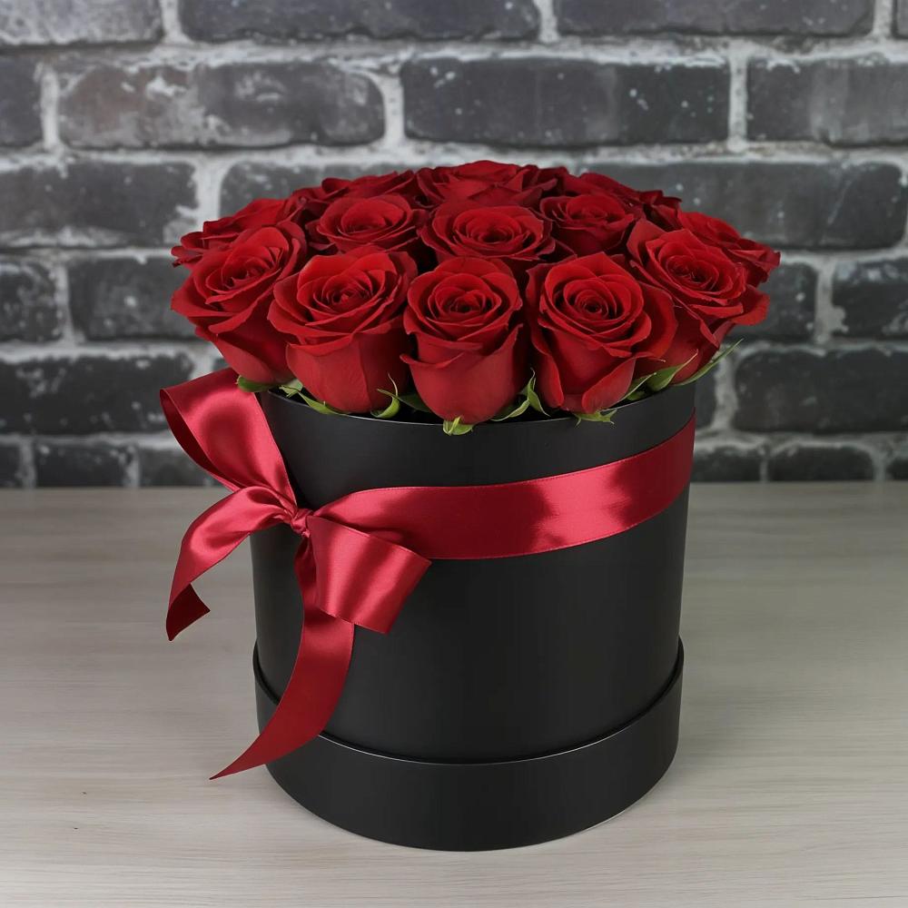 Цветочная композиция из Розы в шляпной коробке в Стрелке