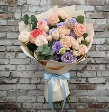 Букет цветов из:  Розы, Лизиантусы и Гвоздики #REPLACE_PRED# Стрелке