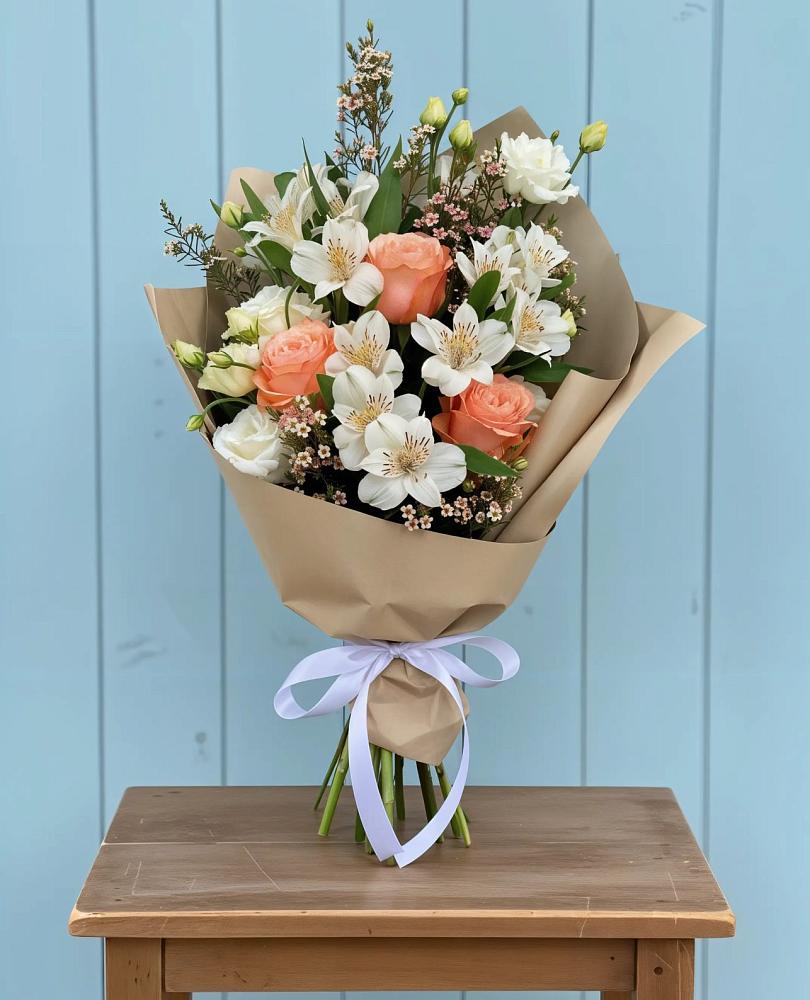 Букет цветов из: Альстромерии, Лизиантусы, Розы и Хризантемы в Стрелке