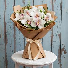 Букет цветов из:  Орхидеи и Розы #REPLACE_PRED# Стрелке
