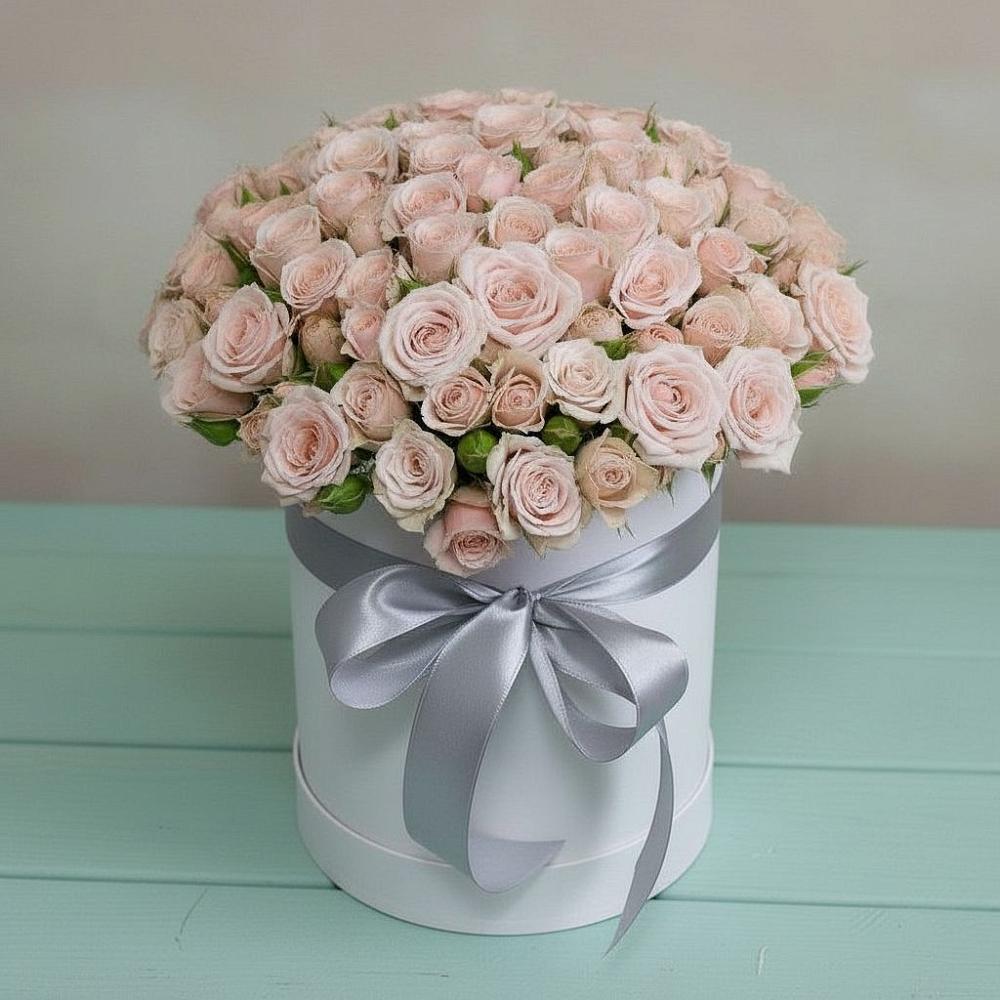 Цветочная композиция из Розы в шляпной коробке в Стрелке